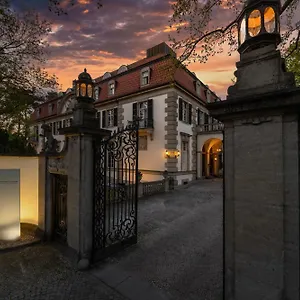 https://patrick-hellmann-schlosshotel-berlin.find-berlin-hotels.com